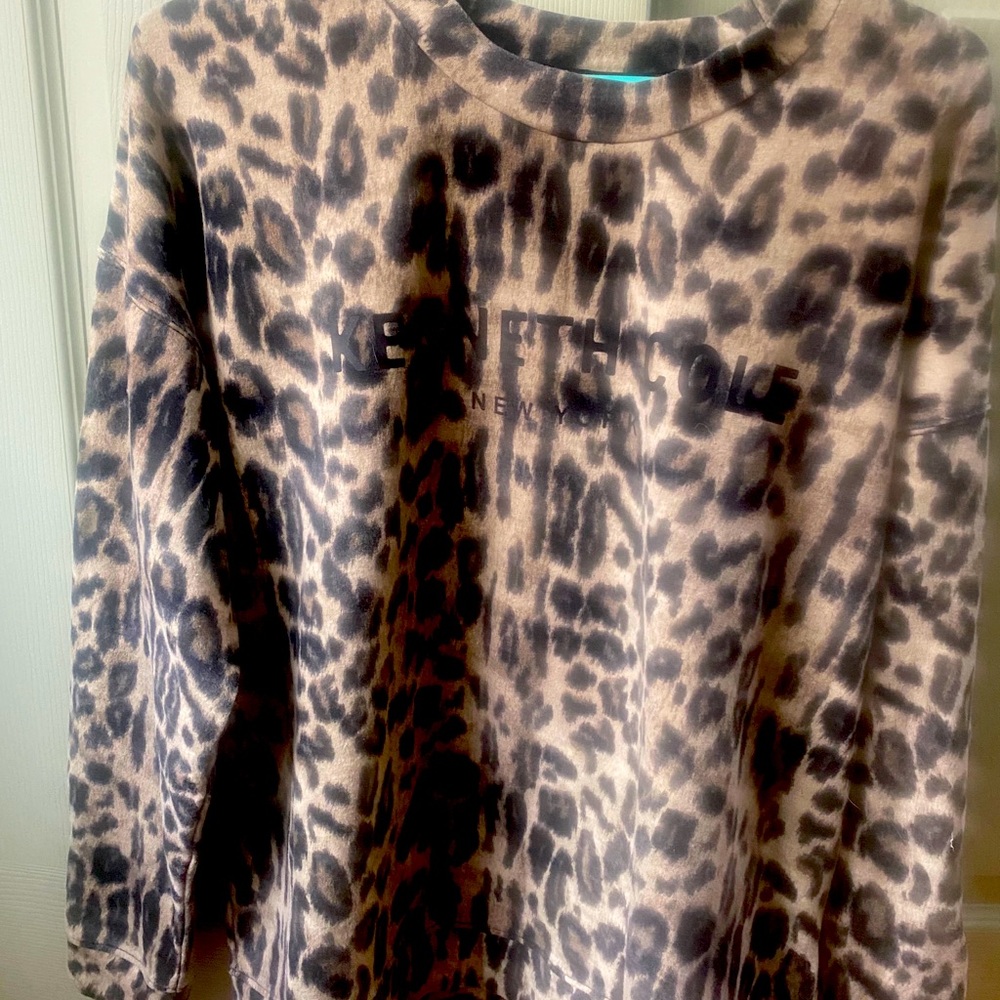 Kennith Cole sweatshirt